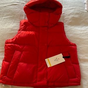 COPY - Lululemon wunder puff cropped vest red
